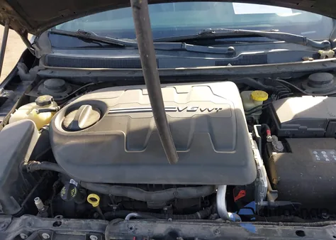 2015 Chrysler 200 C z USA, uszkodzony, nr VIN 1C3CCCEG6FN732046